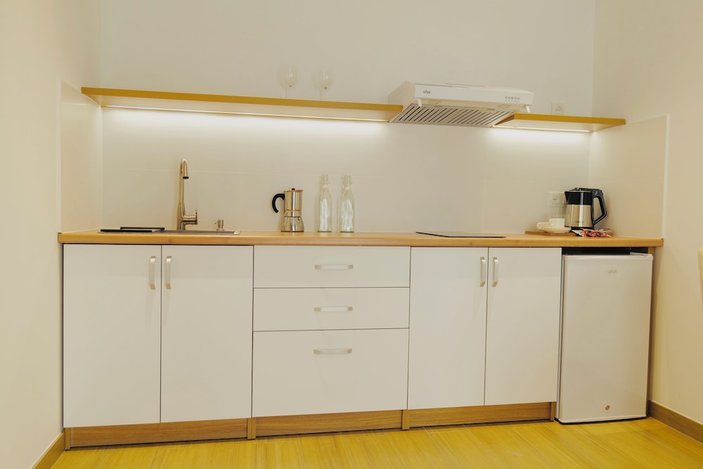 saada boutique studios