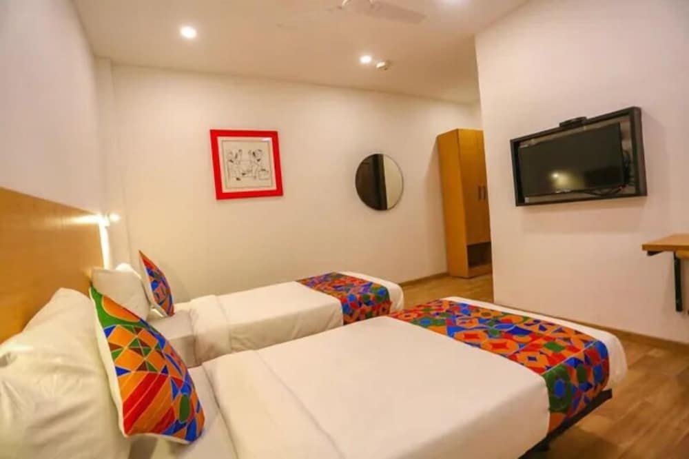 Fabhotel Royal Residency Sector 11