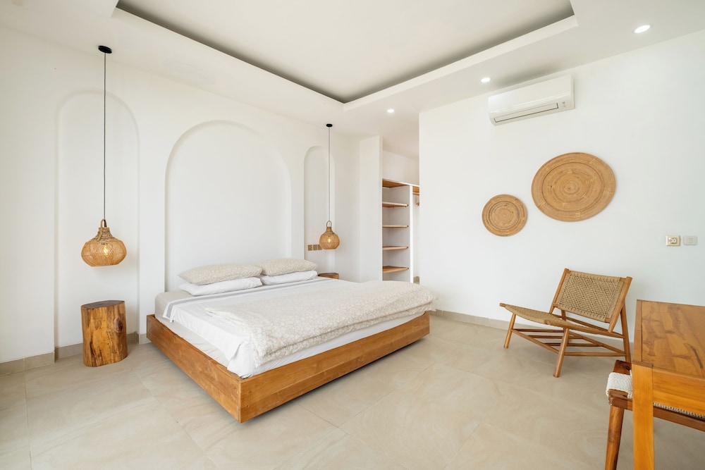 Tropical Modern Villa Amaya by OriVista