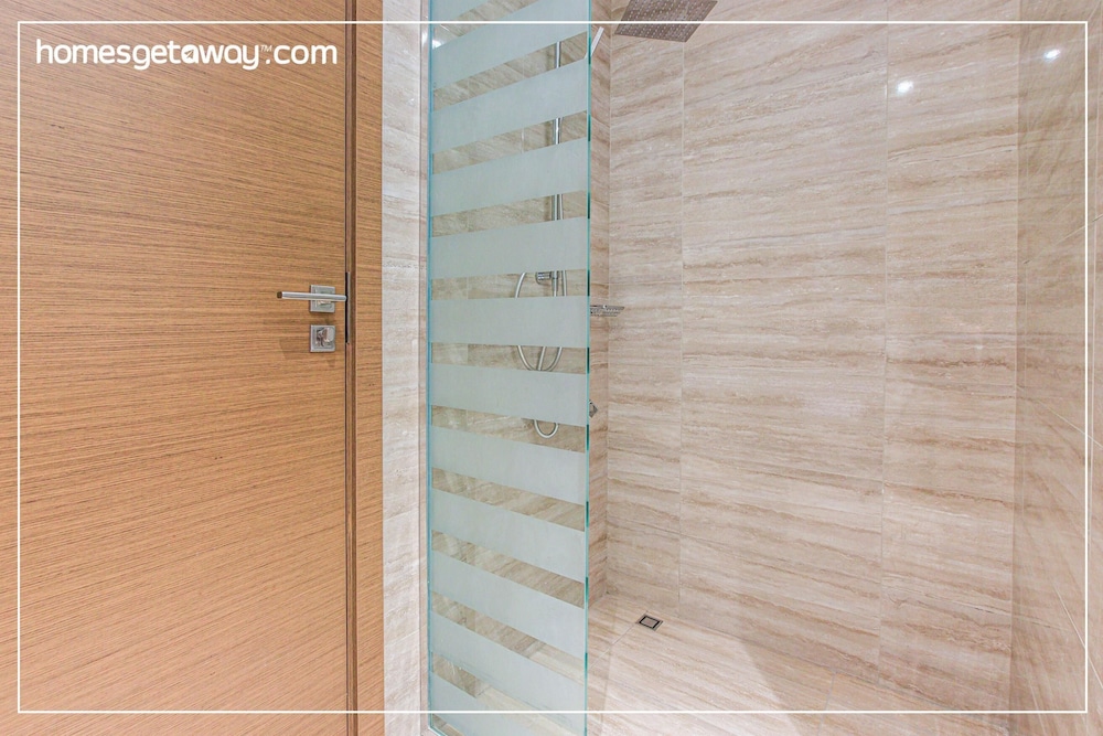 1BR Apt Residence Along Business Bay Canal