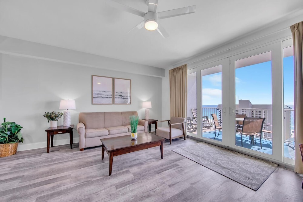 Laketown Wharf 1116
