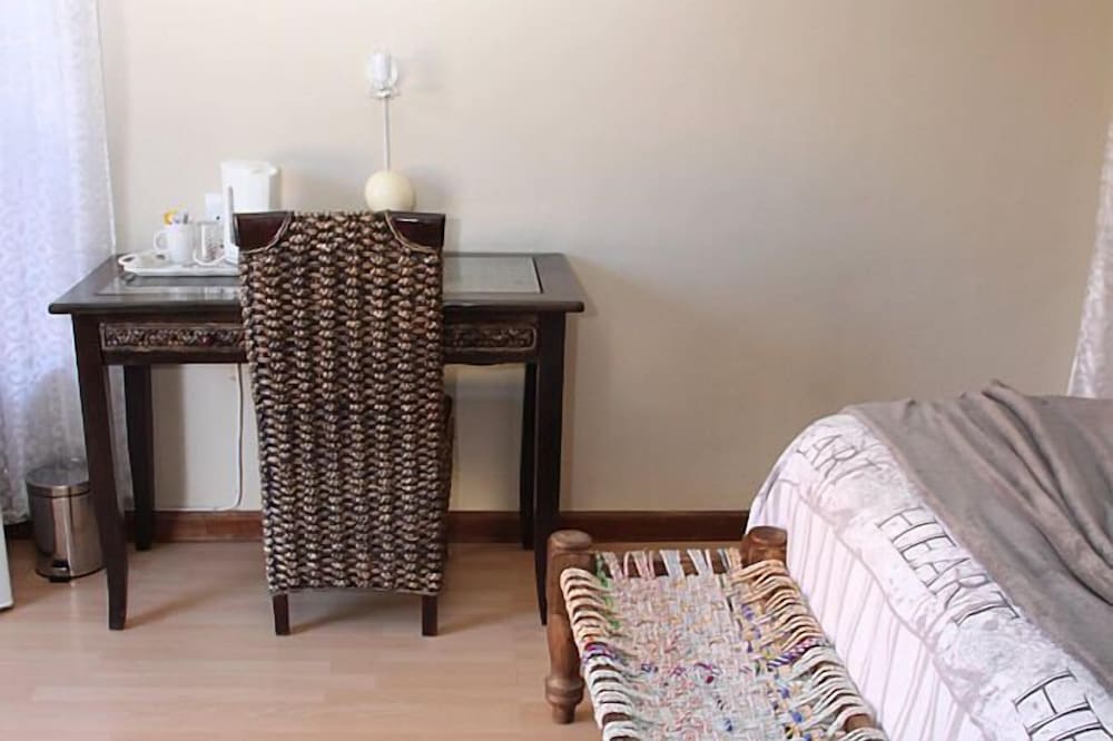 Airport Bed and Breakfast