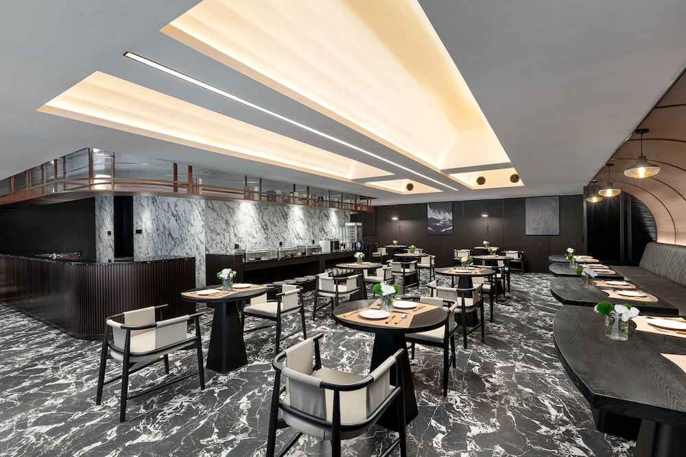 Tropical Florida Abode w/ Pool  Screened-in Patio - Property Image 9