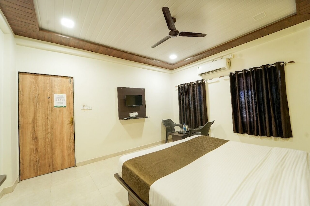 Hotel Raaya Regency