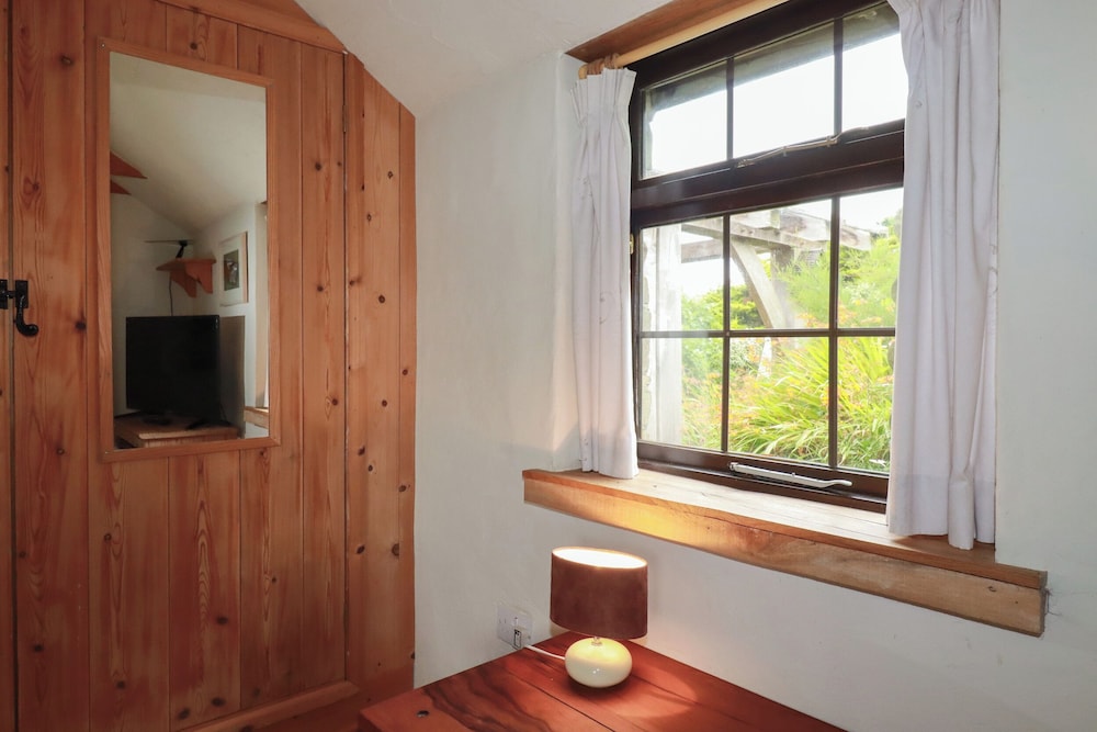 Horseshoe Cottage