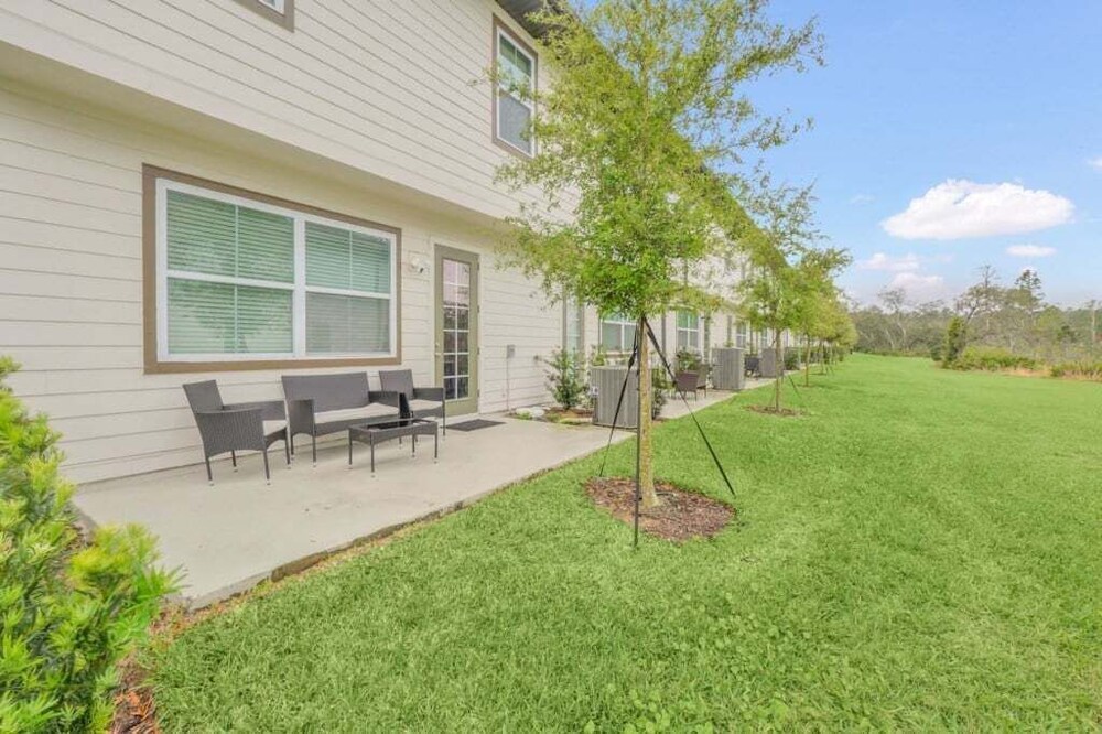 3 Beds 3 Baths Cozy Town Home 3 Bedroom Townhouse