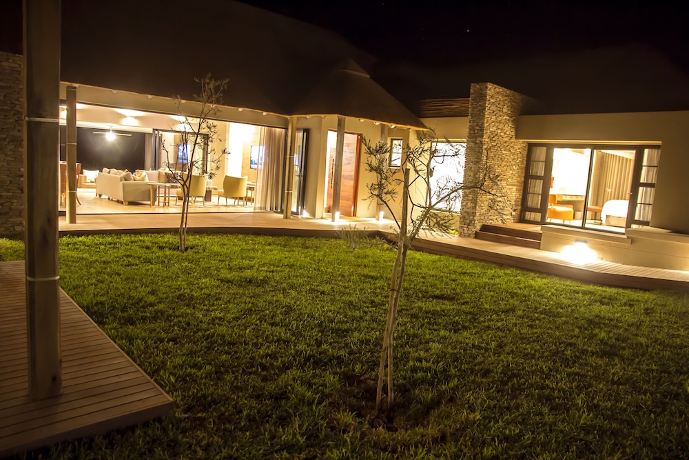 Jacana River Lodge view 5