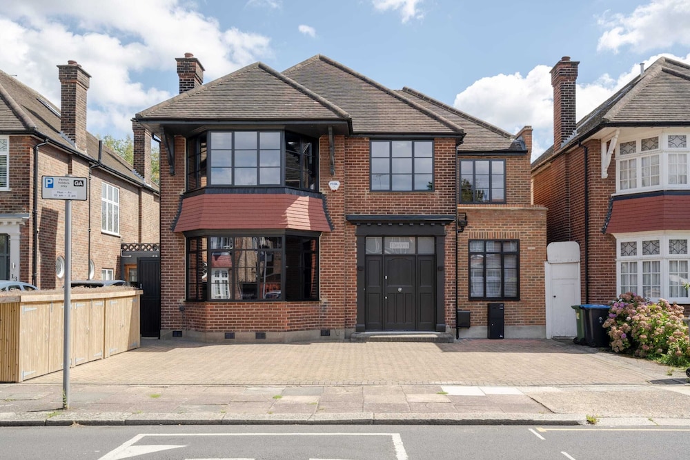 Stunning 5 Bed House in Willesden Green!