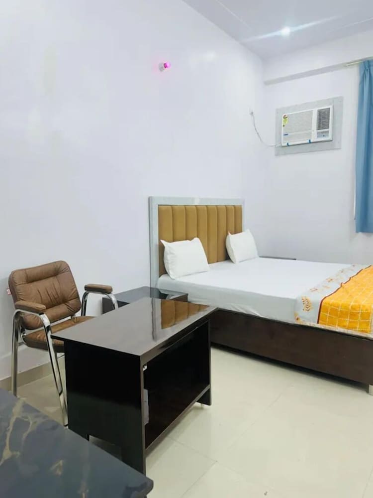 Fabhotel Shri Hari Singh Dham