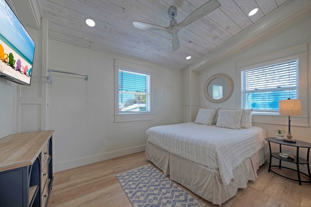 Seaglass Landing Private Pool, Cabana, & Near Port Aransas Beaches