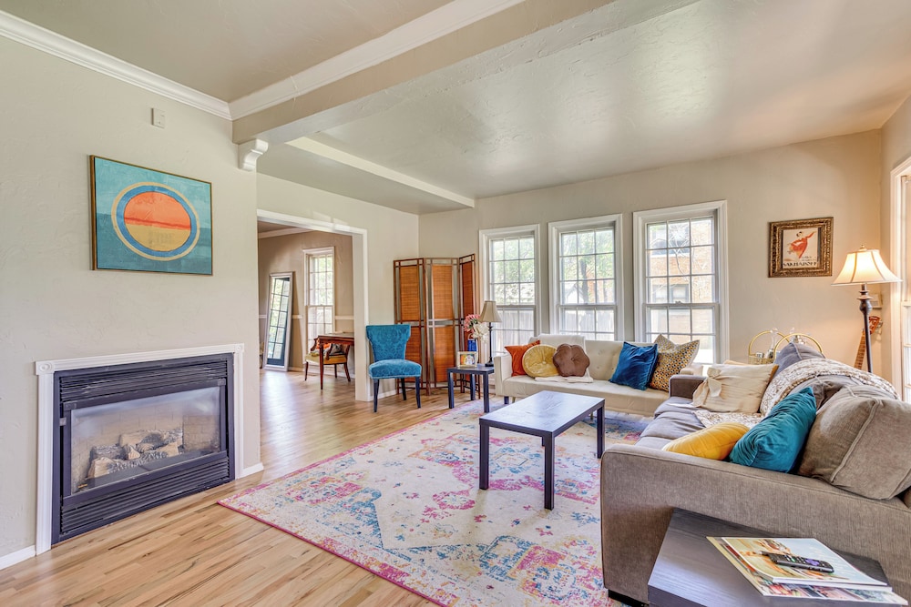 3 Mi to Dtwn Okc: Pet-friendly Paseo Gem!