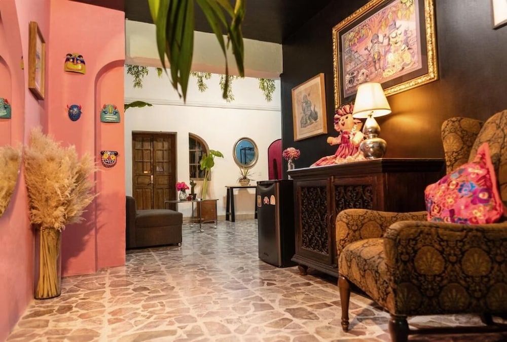Homestal California Hostal Tlaquepaque