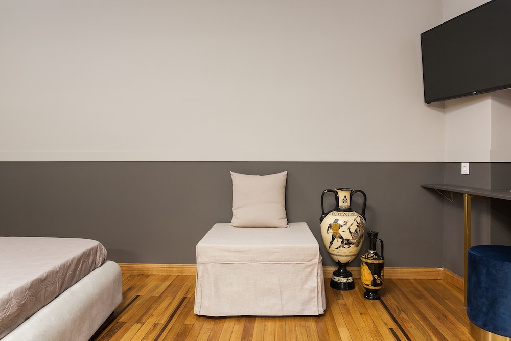 Step One - Luxury Suites right in the heart of Acropolis next to metro station