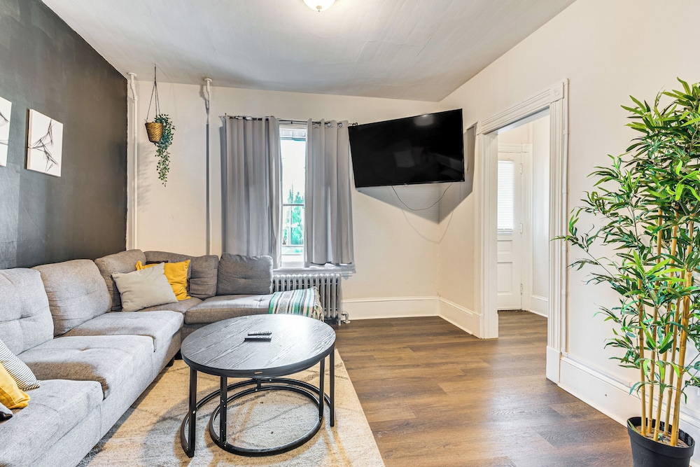 9 Mi to Shawnee Mtn! Stroudsburg Unit Near Main St