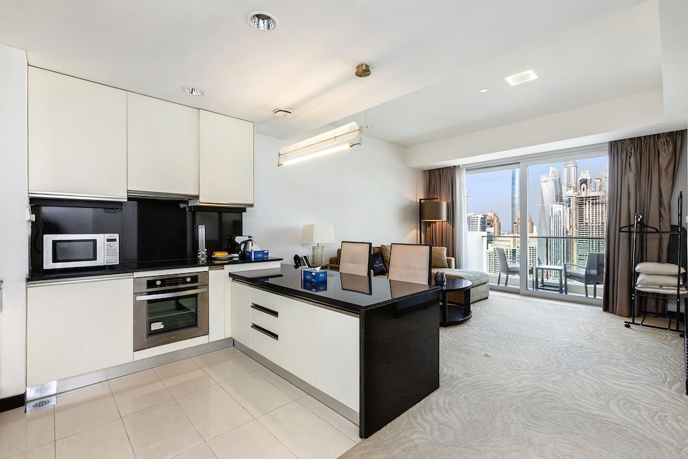 Marriott 1BR Apartment with Marina View