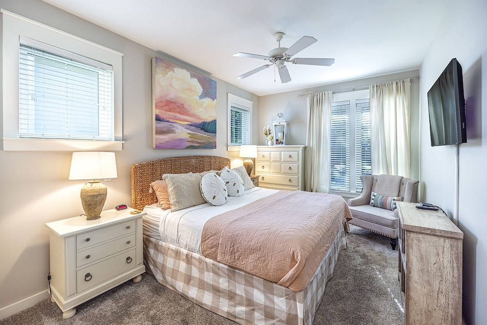 1364 Laurel Grove 3 Bedroom Home by RedAwning view 3