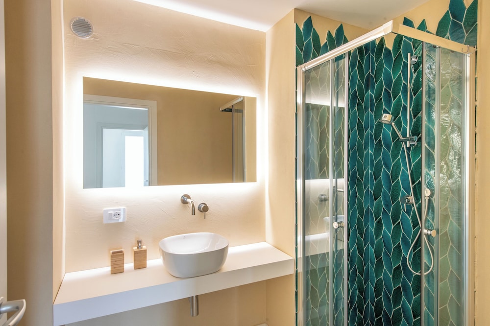 Sea Frame Design Apartments with Pool by Wonderful Italy