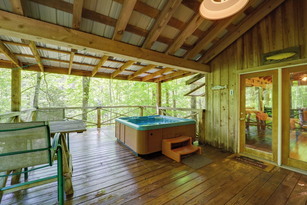Hike, Soak & Unwind in Nature: Blue Ridge Cabin