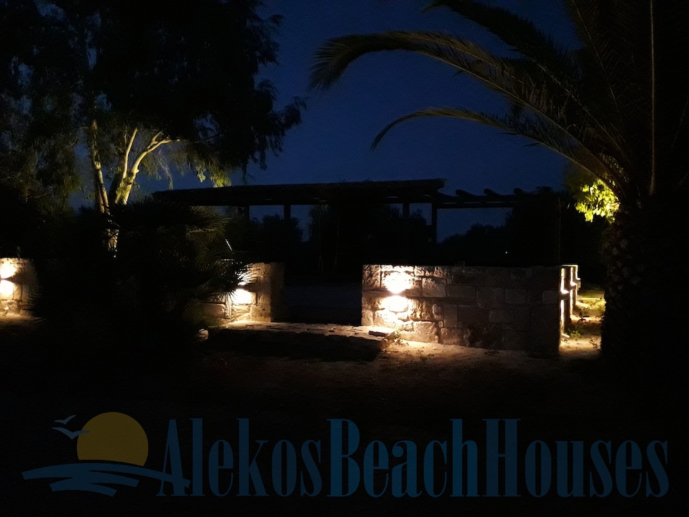 Alekos Beach Houses - Natura Rossa