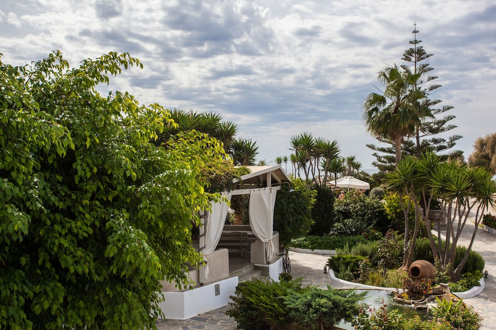 Athina Studios & Suites