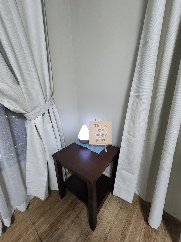 Cozy 1BR Condo in Mandaluyong City With City Skyline View