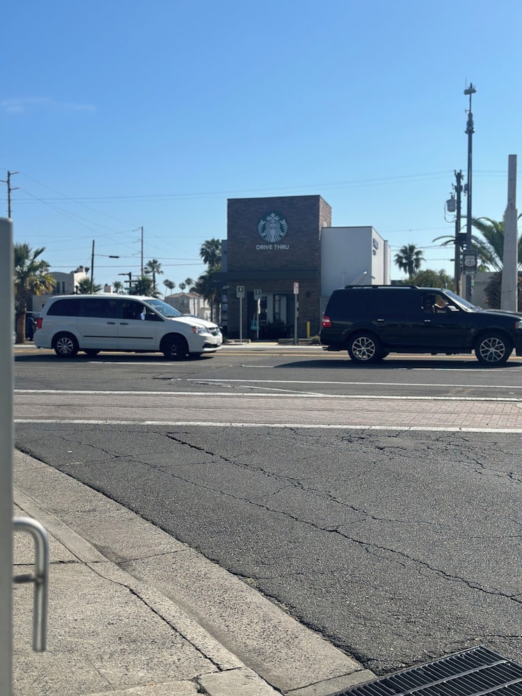 Super 8 by Wyndham Oceanside Downtown