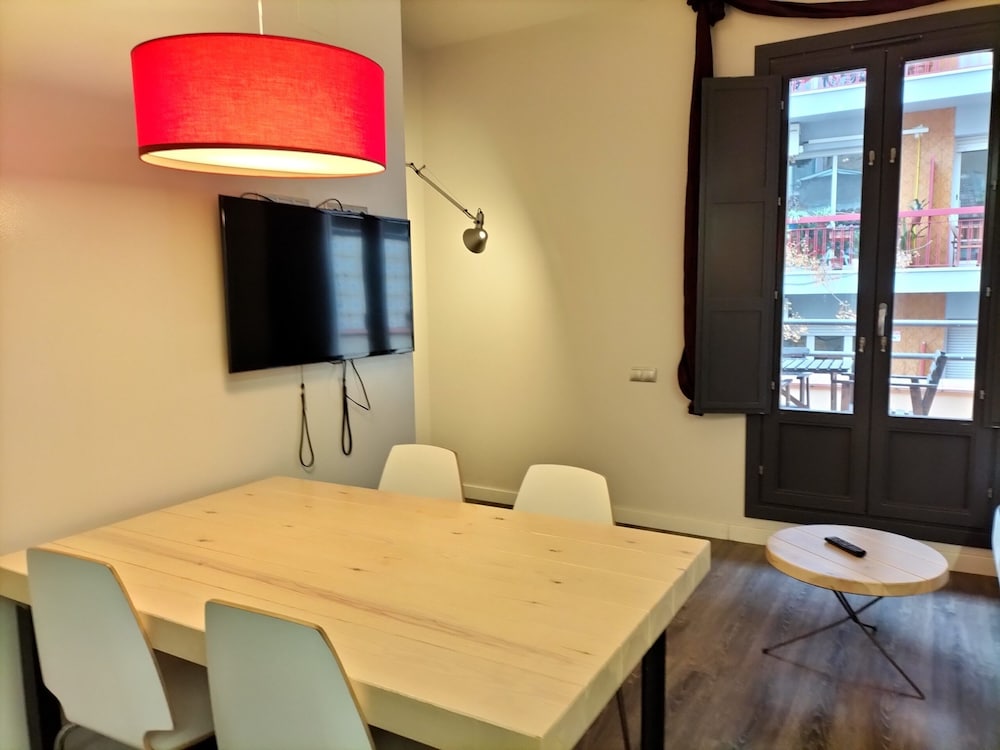 Montserrat Apartments by gaiarooms