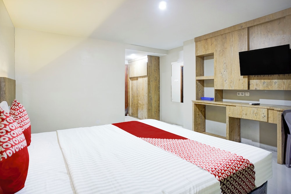 OYO 94772 Gapura Hotel