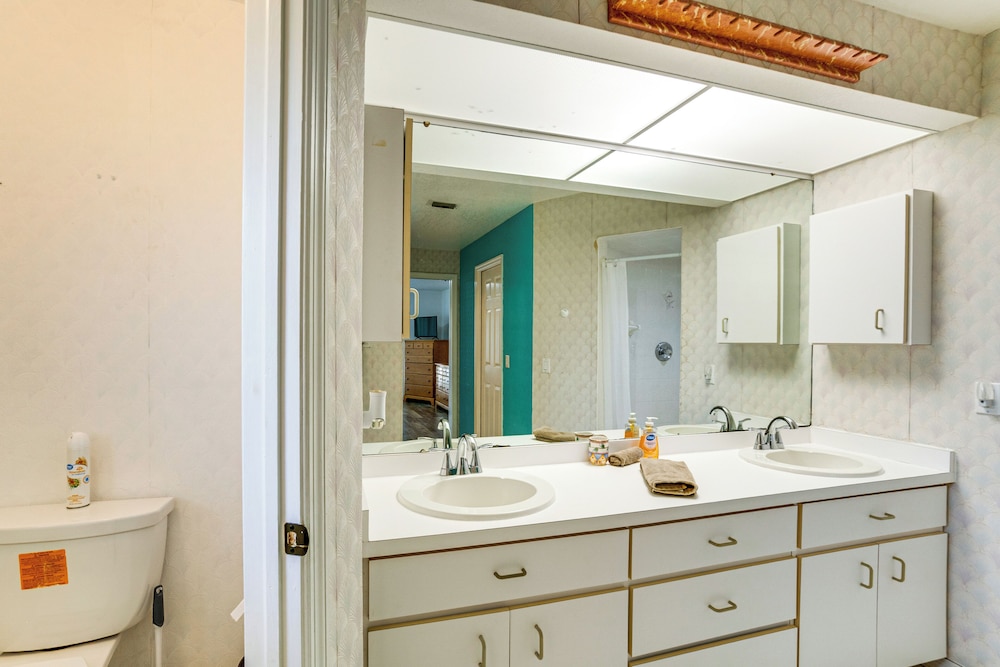 4 Mi to Beach: Canal-front Home in Port Charlotte!