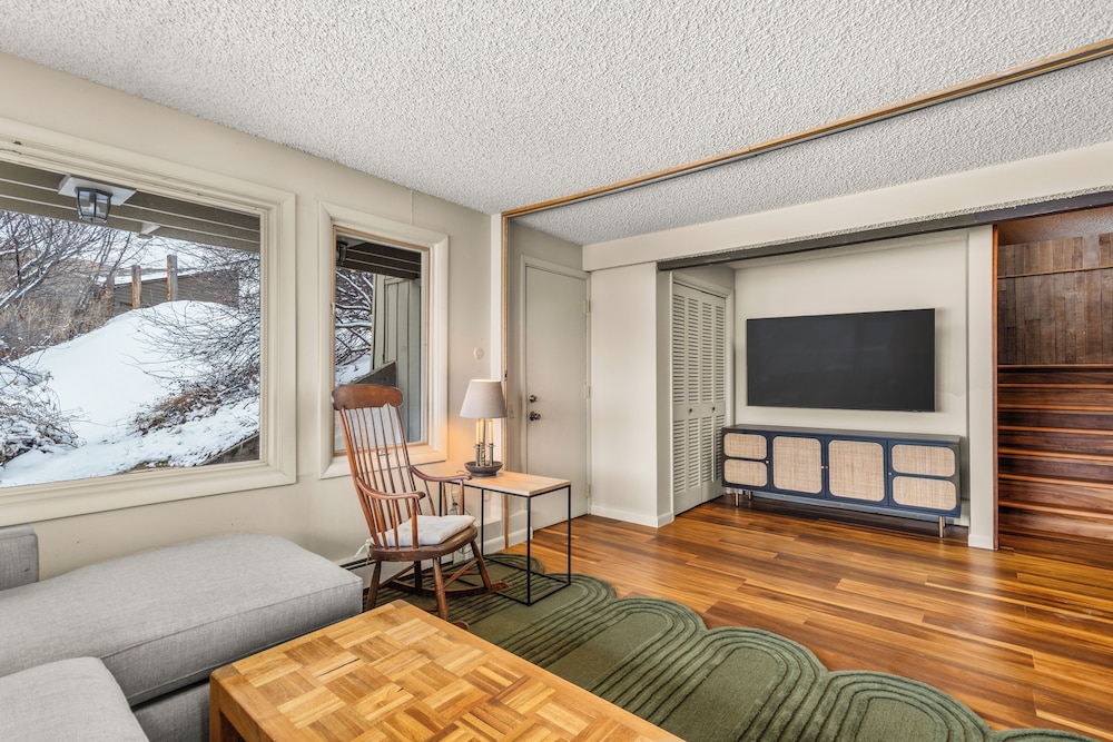 Oak Ridge Retreat by Snowmass Vacations