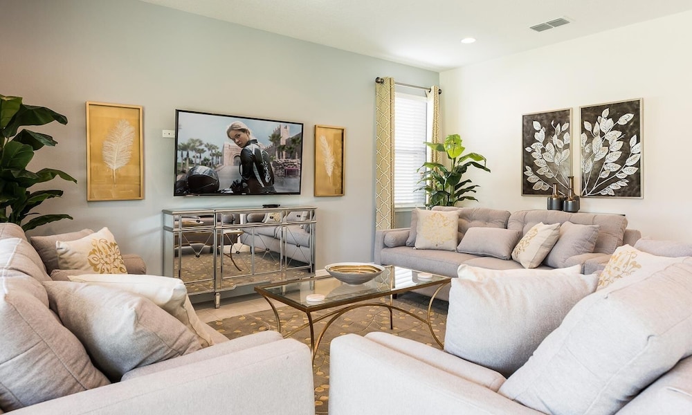 510 BS - 5BD Elegant Escape: Private Haven