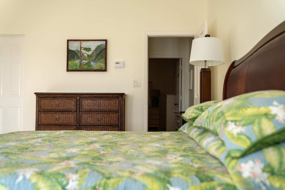 NEW Oceanfront Condo in George Town