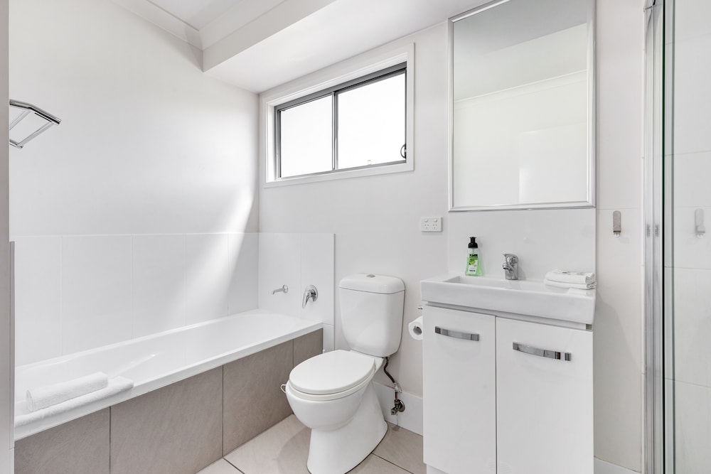 MARJ12- Stylish and Spacious Apartment
