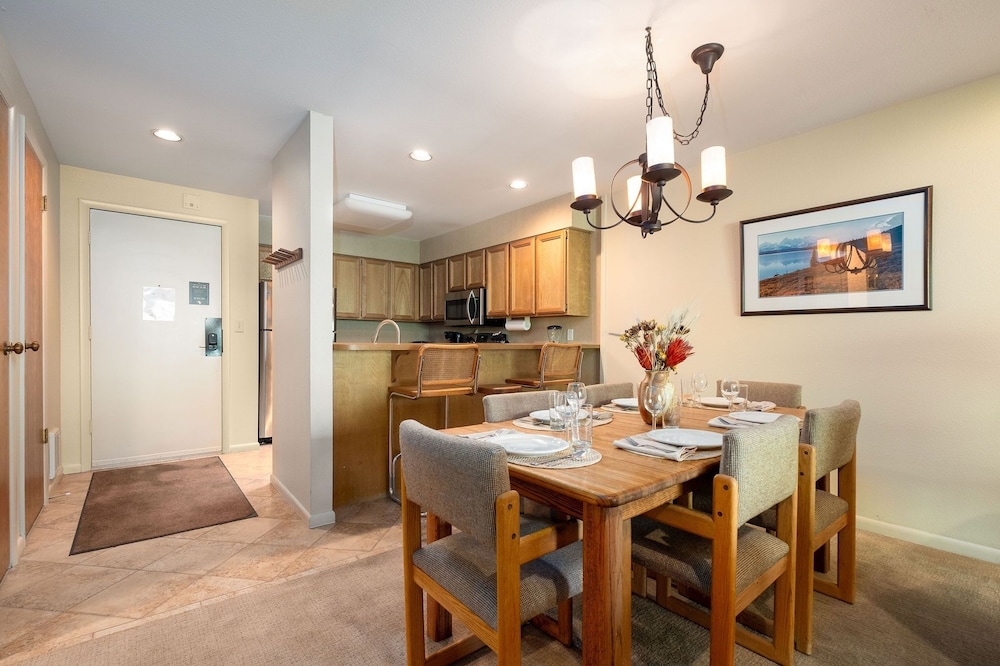 Snow Flower 159 2 Bedroom Condo by RedAwning view 5