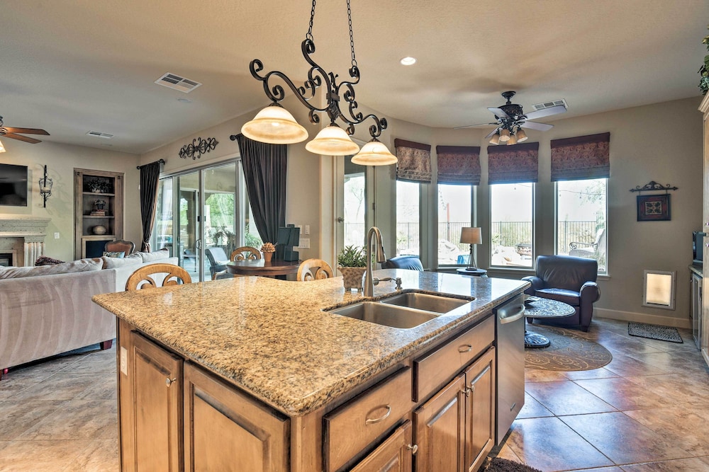 Phoenix Retreat w/ Hot Tub, Pool & Mountian Views! view 5