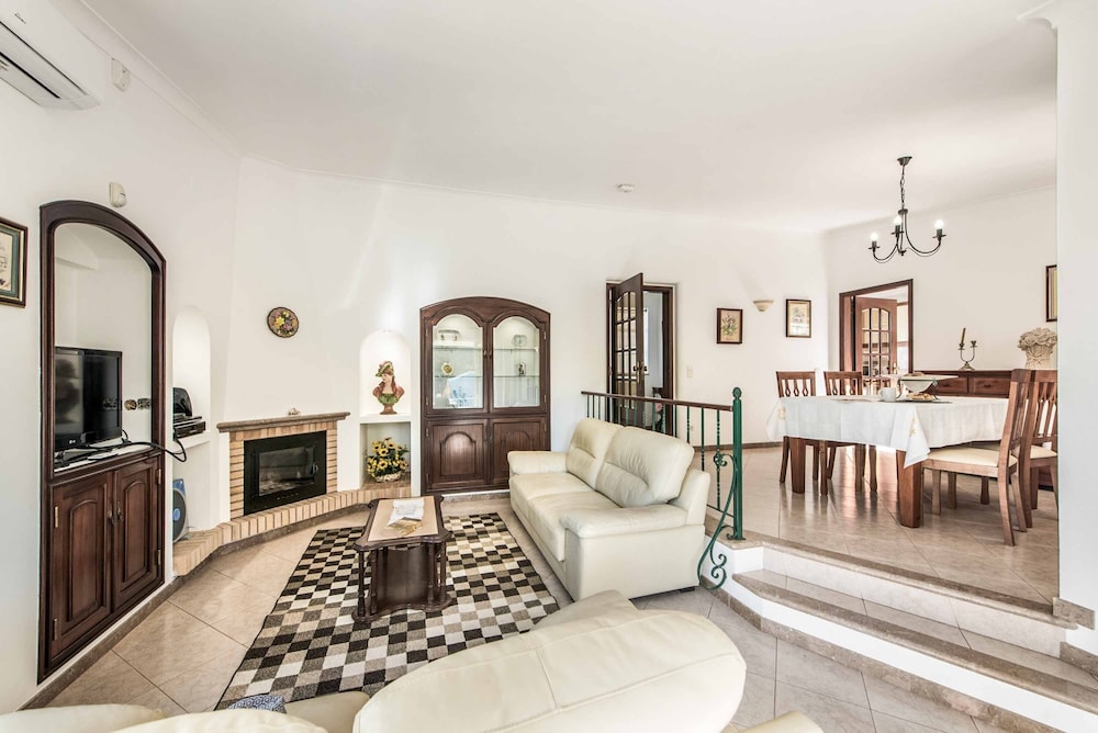 Villa Cardona