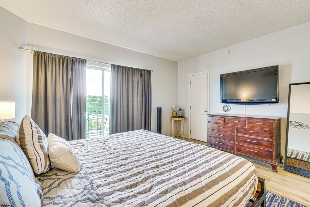 1 Mi to The Island in Pigeon Forge: Condo w/ Pools