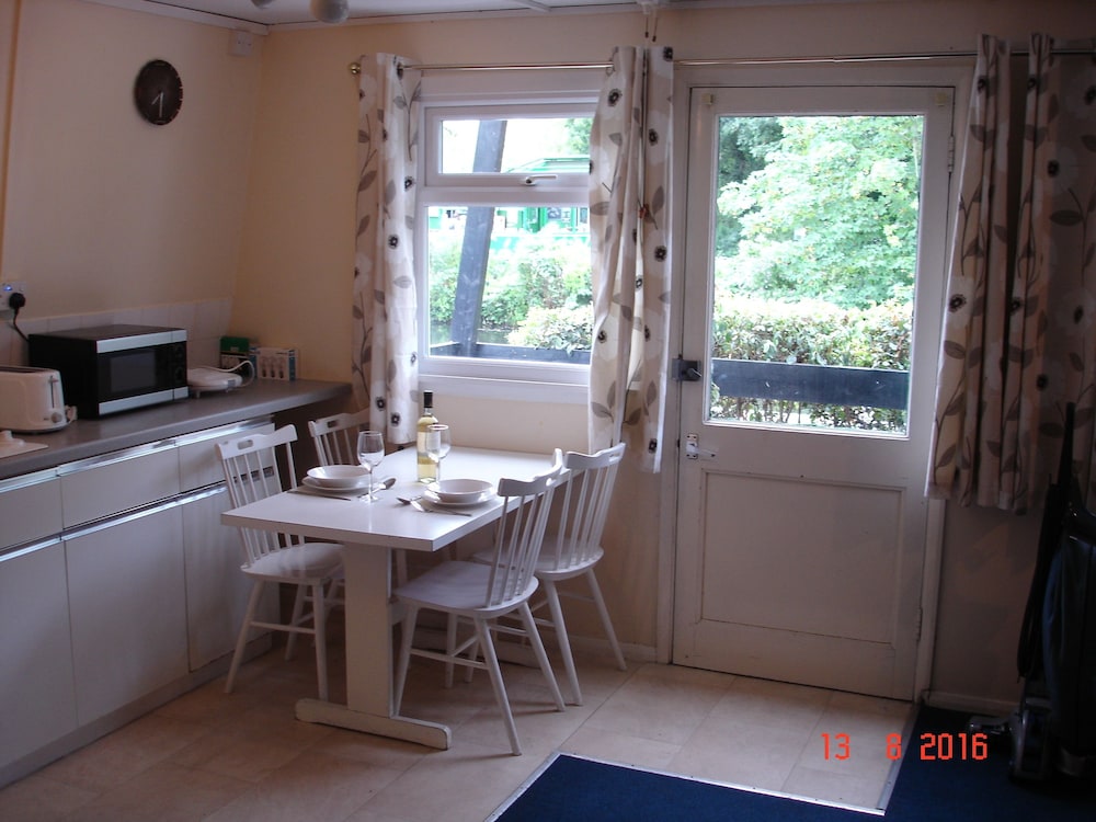 Broxbourne Riverside Chalets