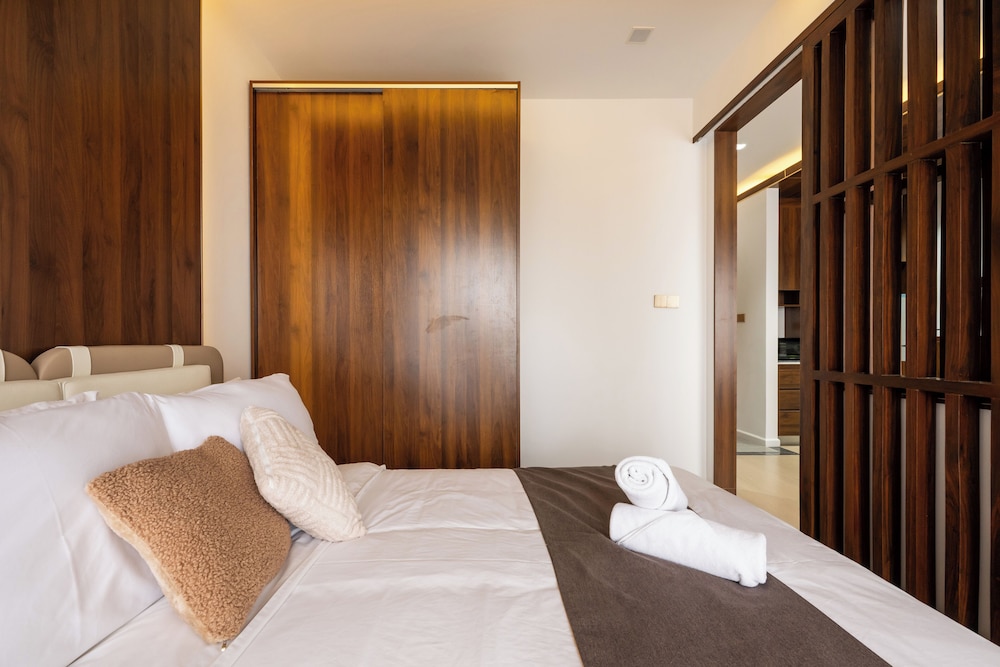 The Pinnacle Residence Service by Soben