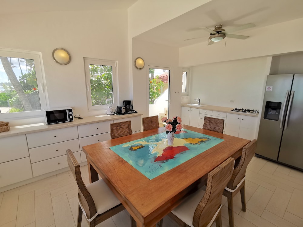 Los Corales Tropical Beach Resort & SPA