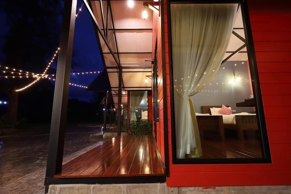 ST Resort