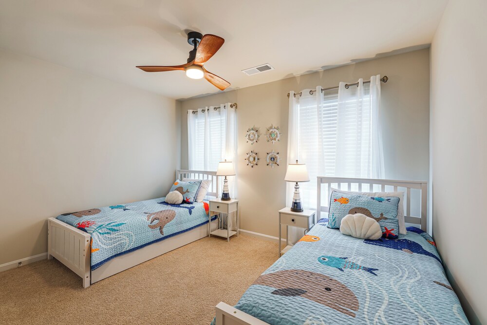 5 Mi to Bethany Beach: Townhome w/ Pool!