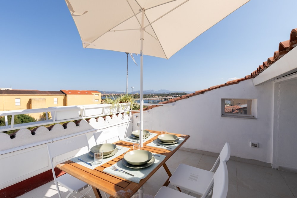 Romantic Apartment With Terrace by Wonderful Italy