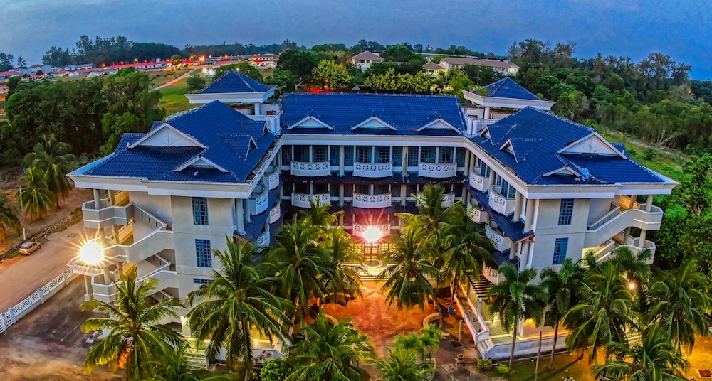 Hotel Long Sands Port Dickson - Image 1
