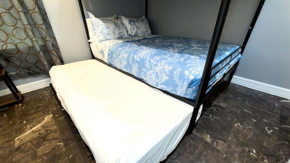 100 Steps To Beach Great Value Pool 2 Bedroom Apts