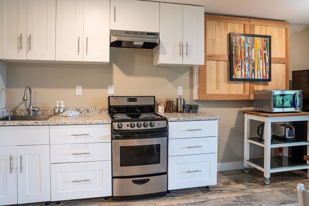 Revelstoke Lakehouse by Revelstoke Vacations