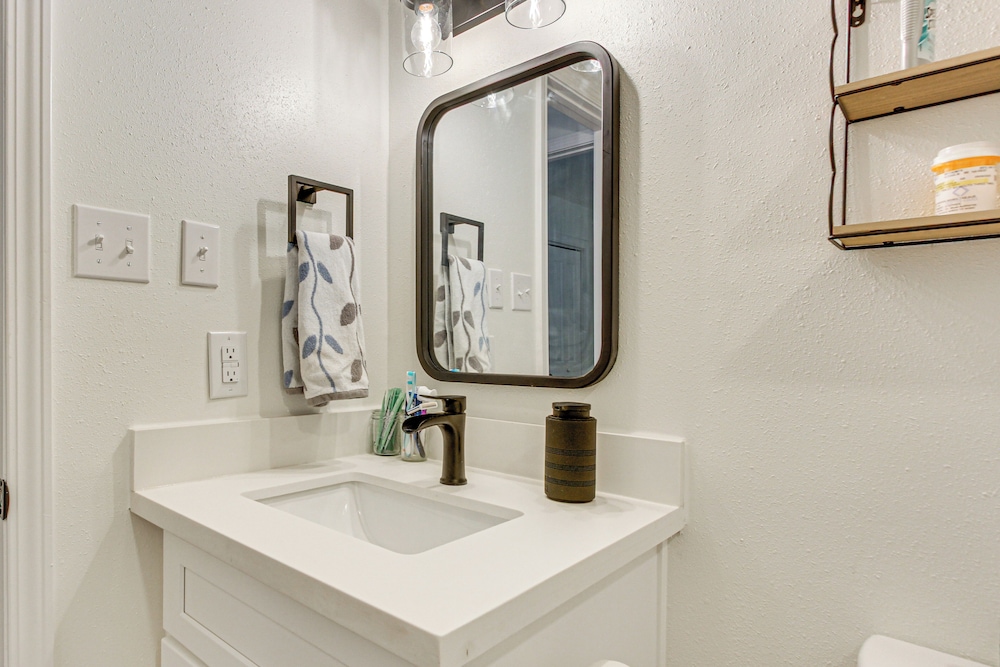 Walk to Ocean Springs Beach: Condo w/ Pool!