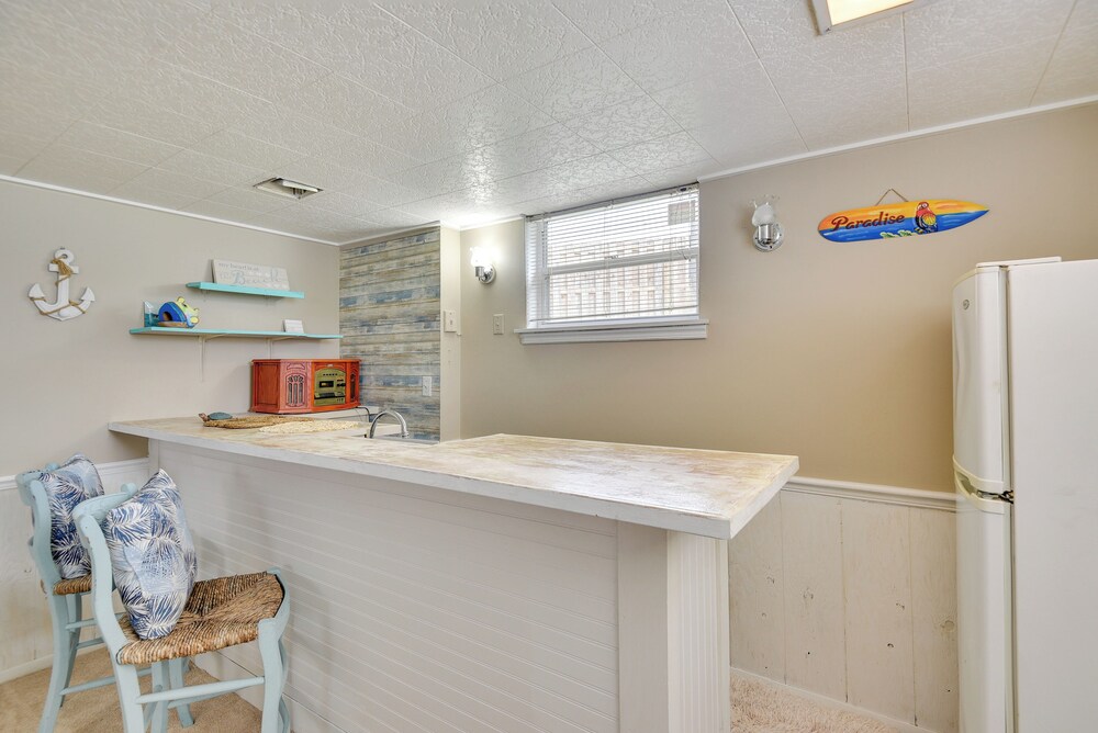 Ormond Beach Home w/ Pool - Walk to Ocean!