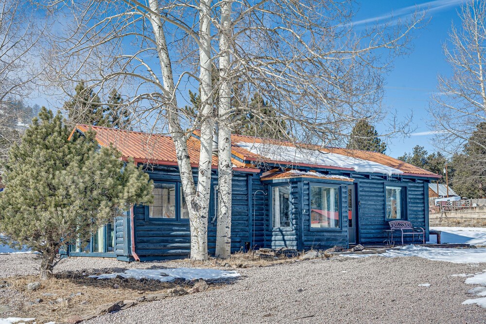 Pet-friendly Guffey Vacation Rental w/ Deck! view 4