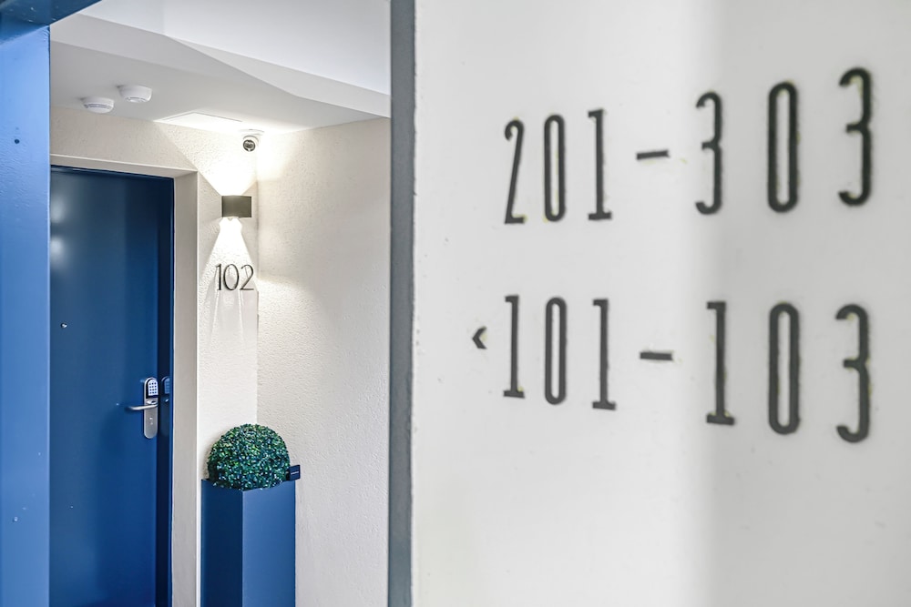 JIJI Suites